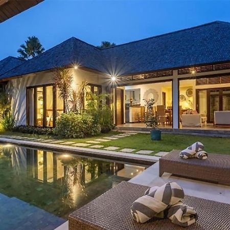 Villa Tiga Mangga By Optimum Bali Villas Семиньяк Экстерьер фото